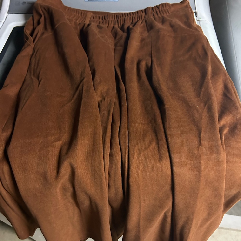 Skirt - Picture 2 of 2